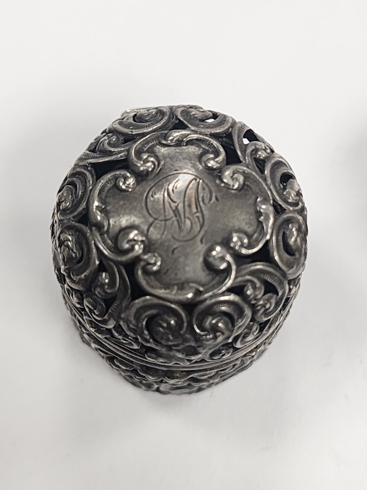 Antique Sterling Silver Thimble Case And Thimble #3264