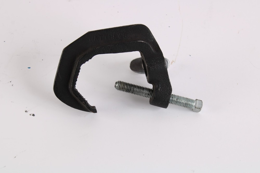 Matthews Studio Light Hanger Pipe Clamp 429762