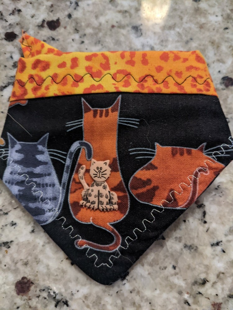 New With Tags Extra Small Indoor Cat Bandana Reversible