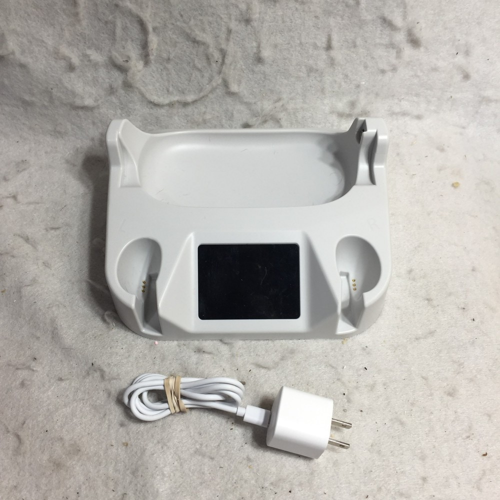 Oculus Charging Dock Model R002 White Plug In