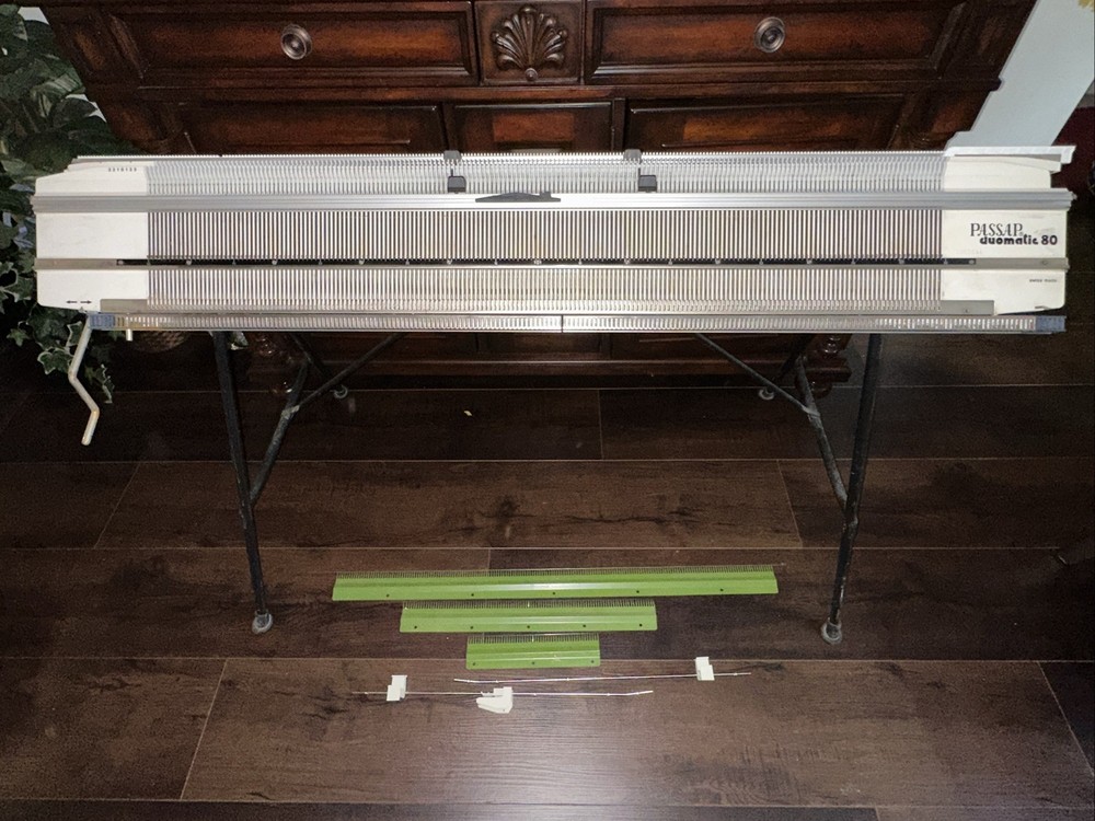 Passap Duomatic 80 Knitting Machine - READ