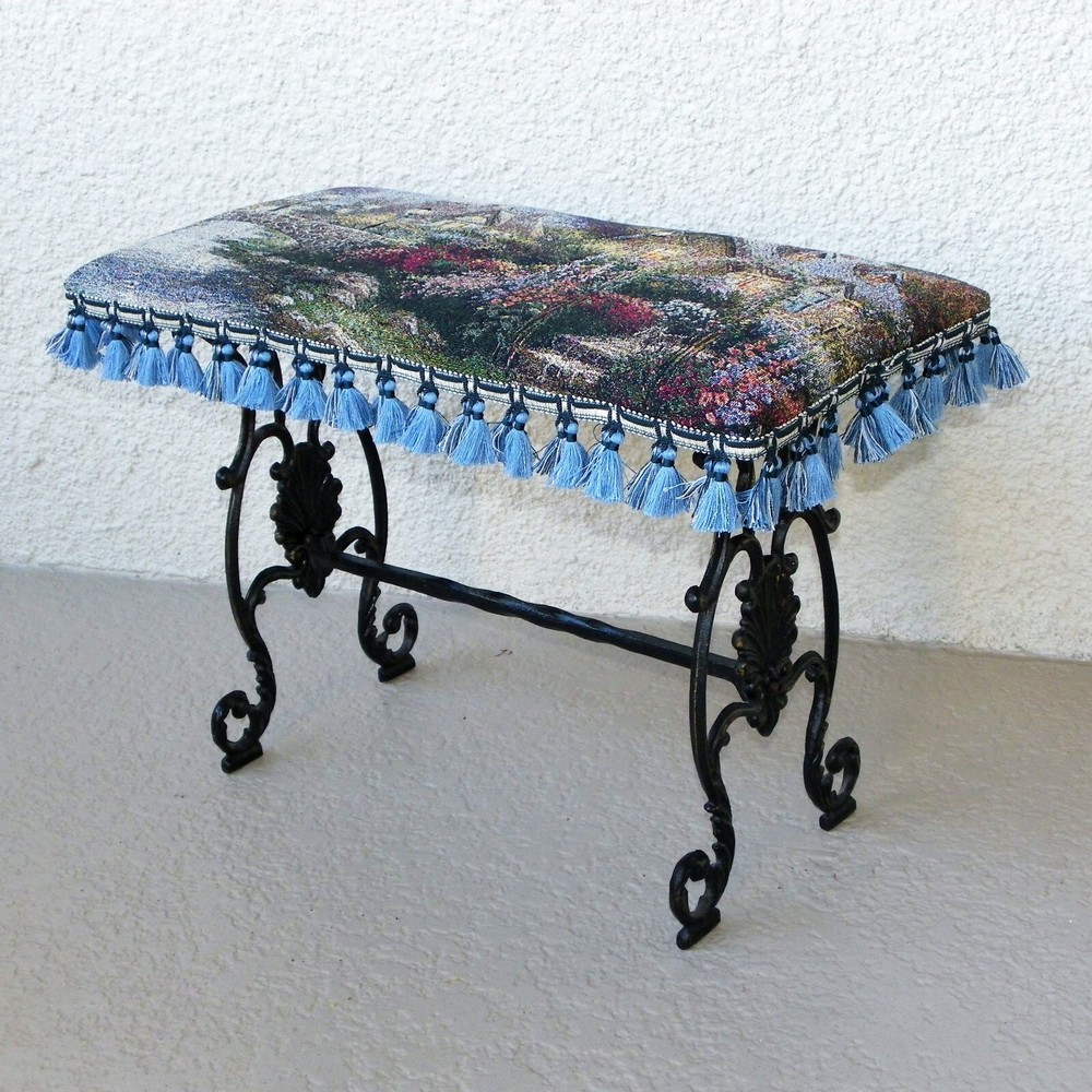 VICTORIAN STYLE CAST IRON PIANO VANITY BENCH STOOL