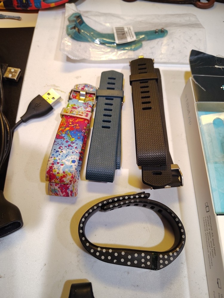 Fitbit Lot Of 5 Zip Wireless Activity Steps Calorie Activity Tracker Cords Bands