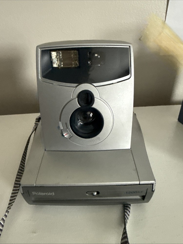 Vintage Polaroid 1200FF Camera UNTESTED