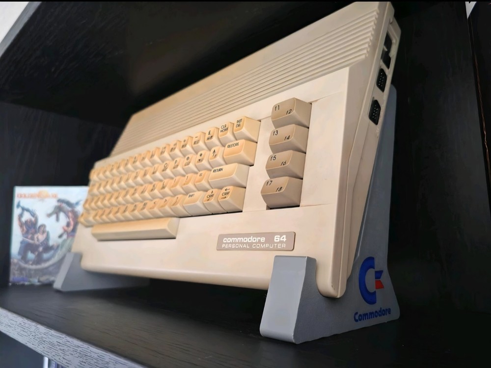 Commodore Keyboard display stand
