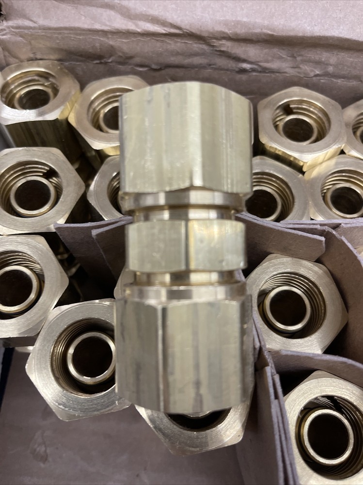 Python 3/4” Coupler Compression Fitting Assembly P/n6220 Box Of 24 Fitting