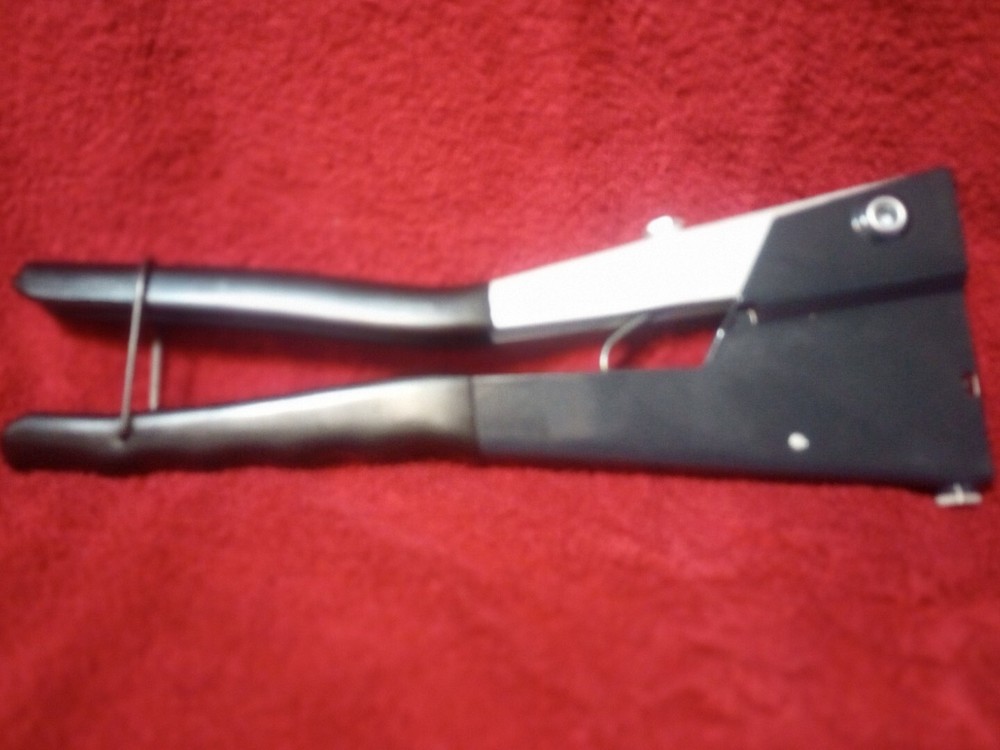 "Pop" Rivetool Model K110 Rivet Gun Hand Riveter Bostik In Case