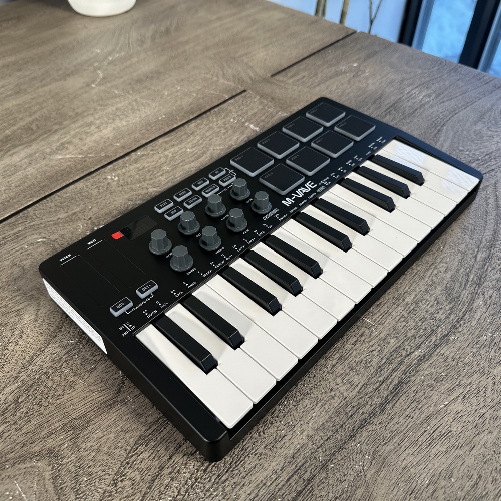 M-VAVE SMK-25 USB Keyboard Controller 25 Keys MIDI Backlit Drum Pad 8 Knobs