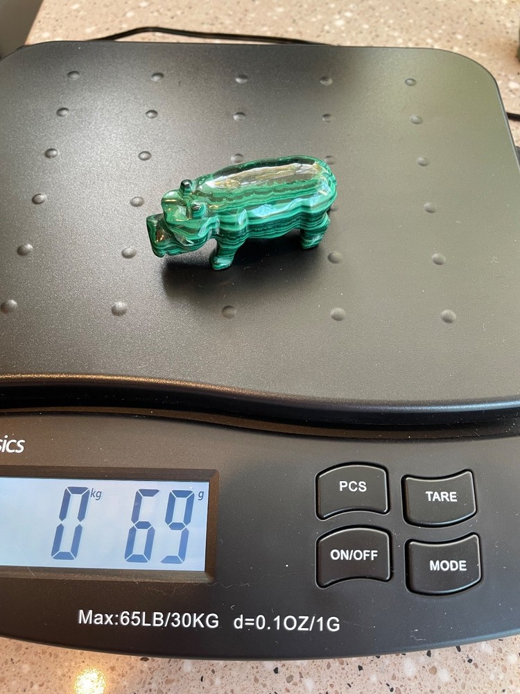 Malachite hippo carving mini