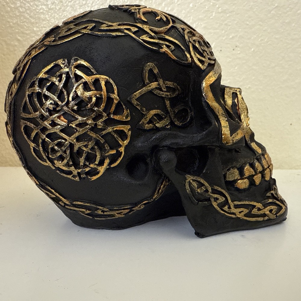 Celtic Trinity Knotwork Crusader Templar Knights Cross Black Gold Skull Statue