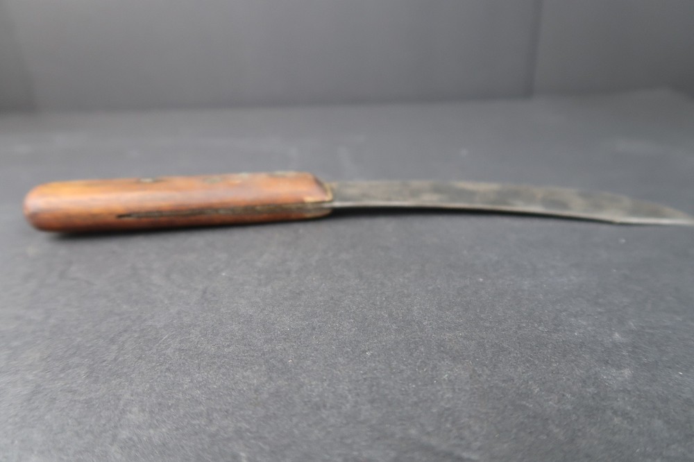 VINTAGE UNKNOWN B. WHITING FIXED BLADE HANDMADE KNIFE IN LEATHER SHEATH