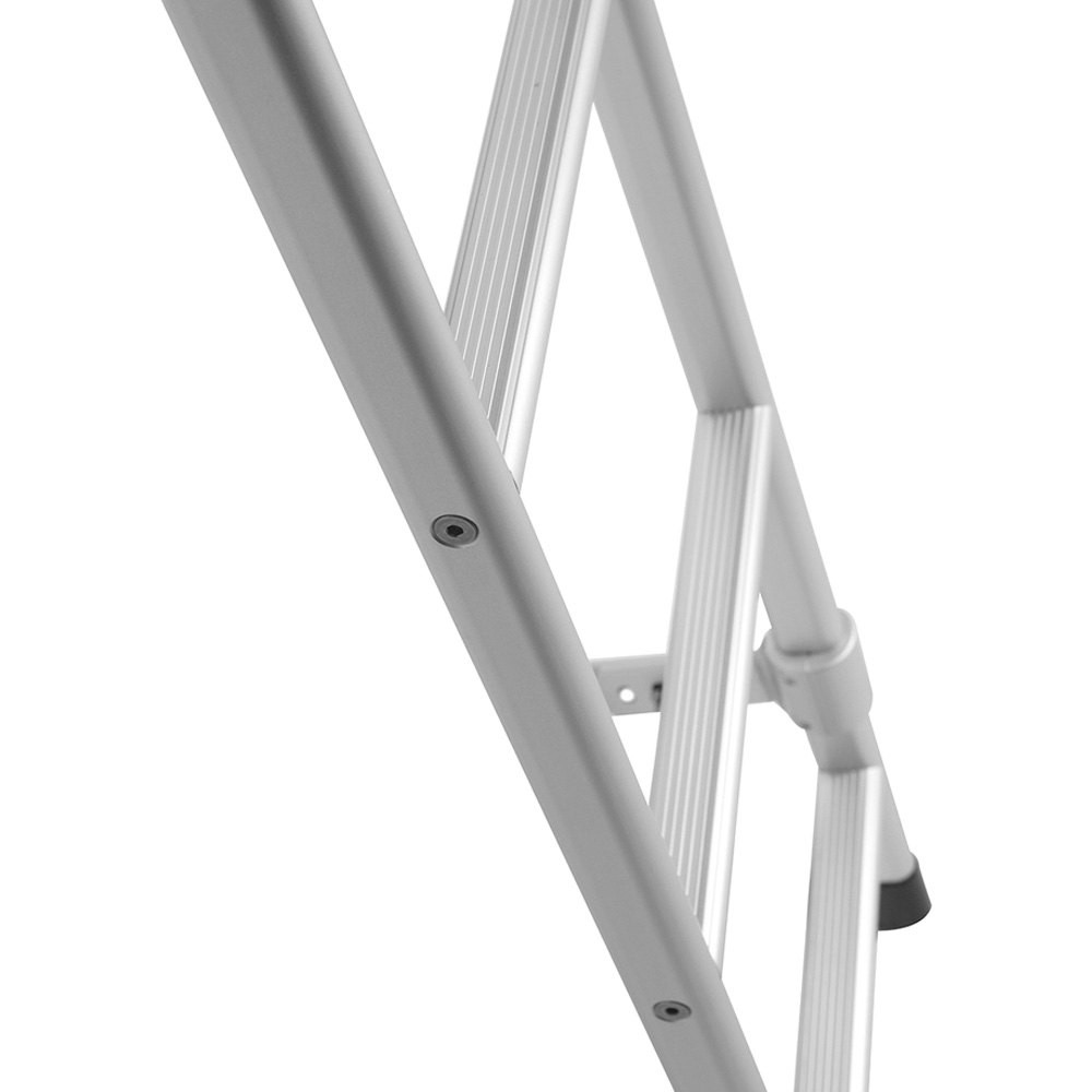 Vantech L005W Straight Rear Access Ladder