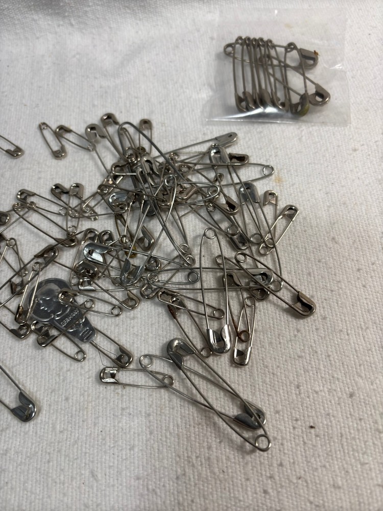 SAFETY PINS VARIOUS SIZES SOME VINTAGE