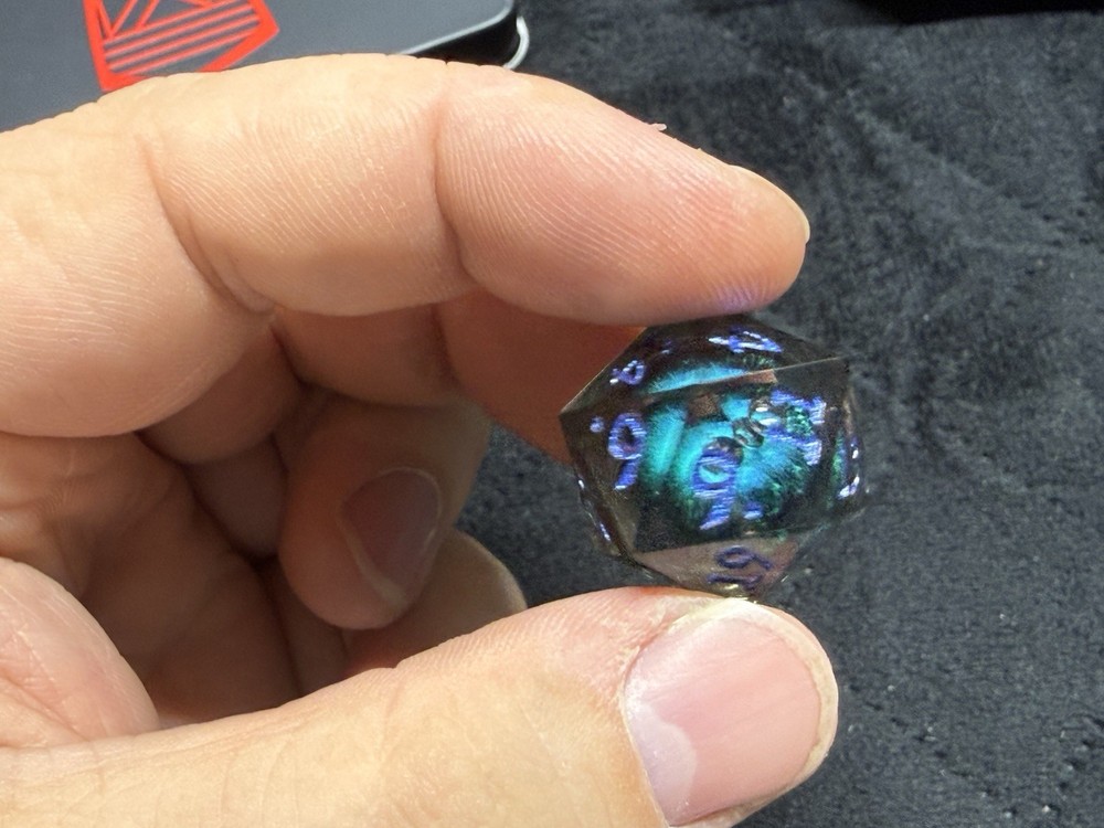 Maywin D&D Set Of Dice 7 Pieces, Floating Eye Liquid Core Version