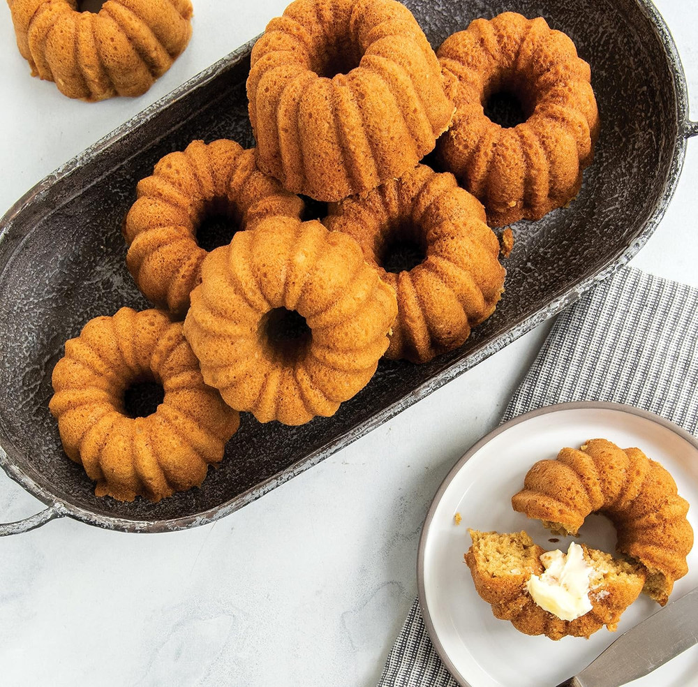 Platinum Collection Anniversary Bundtlette Pan