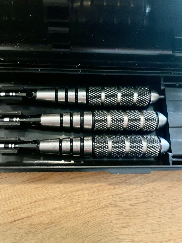 Harrows Darts Suregrip In Case