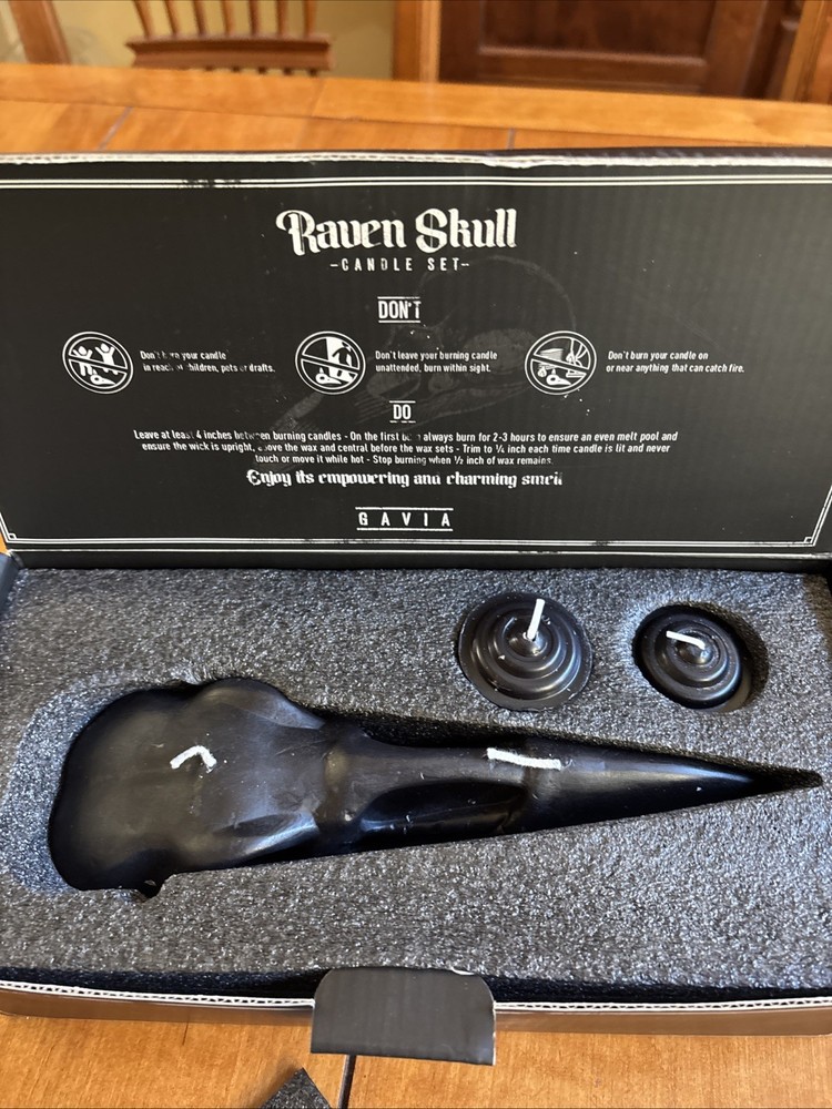 Raven Skull Candle Set
