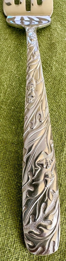 1 Reed & Barton Oakleaf Acorn Embossed Stainless Steel Silverware Salad Fork