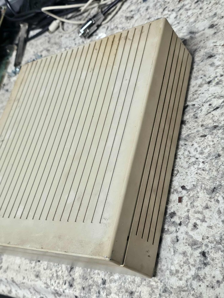 Vintage Apple 20SC External Hard Drive For Macintosh Computer Powers Up M2604