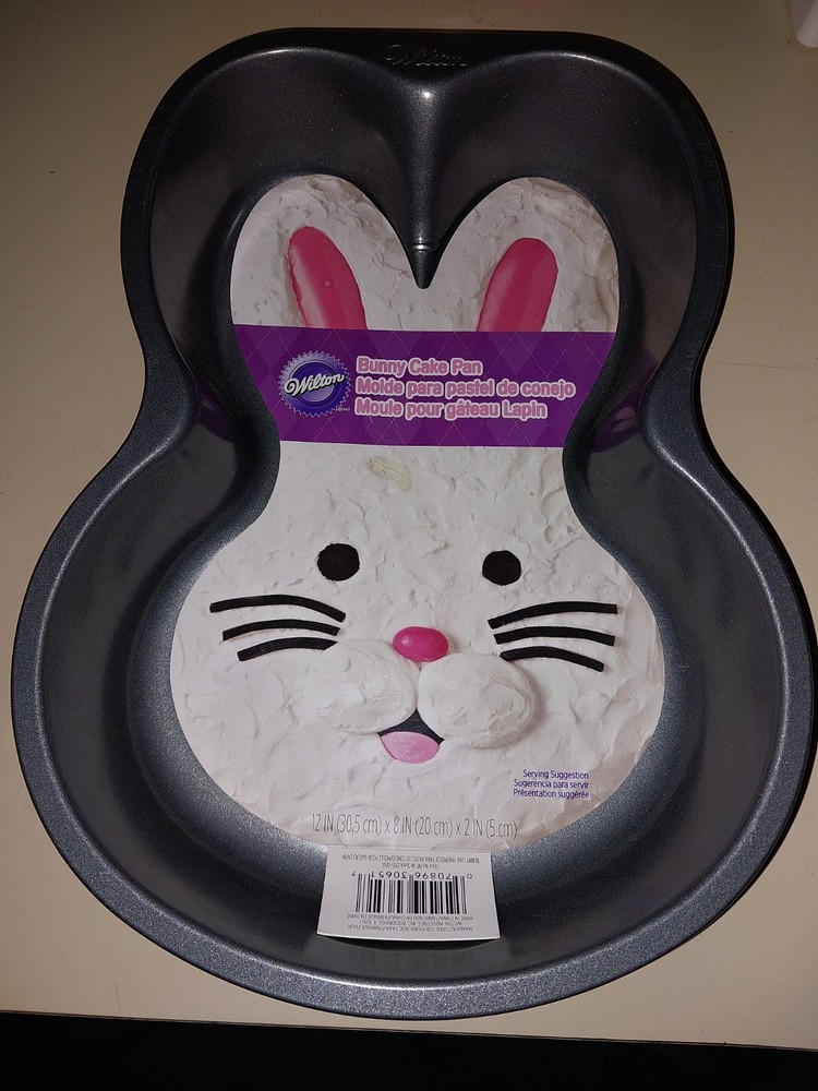 wilton pan bunny cake pan Used