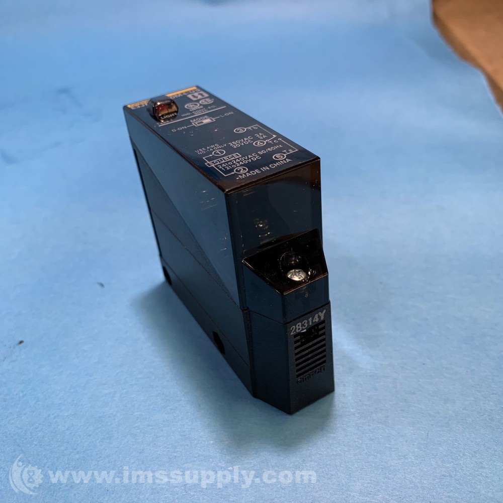 Omron E3JM-DS70M4-US Diffuse Photoelectric Sensor USIP