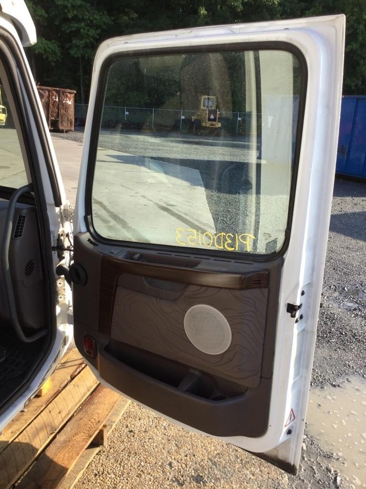 Replaces 2013 VOLVO VNL CAB , MD