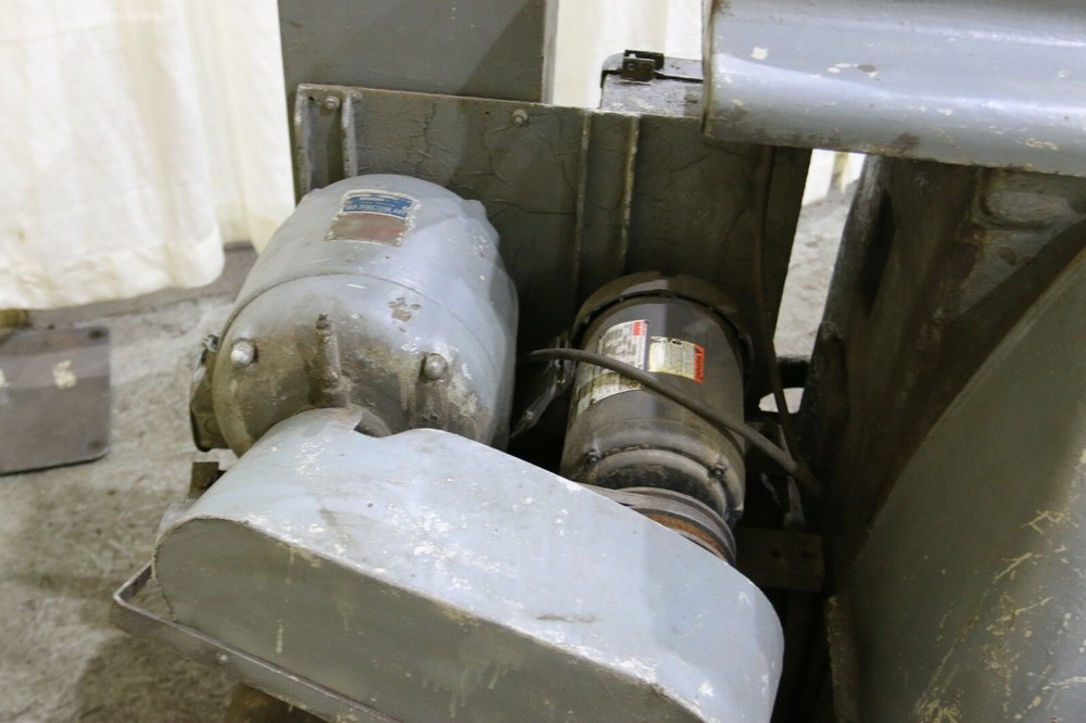 24" HEALD HORIZONTAL SPINDLE ROTARY GRINDER: YODER #71257
