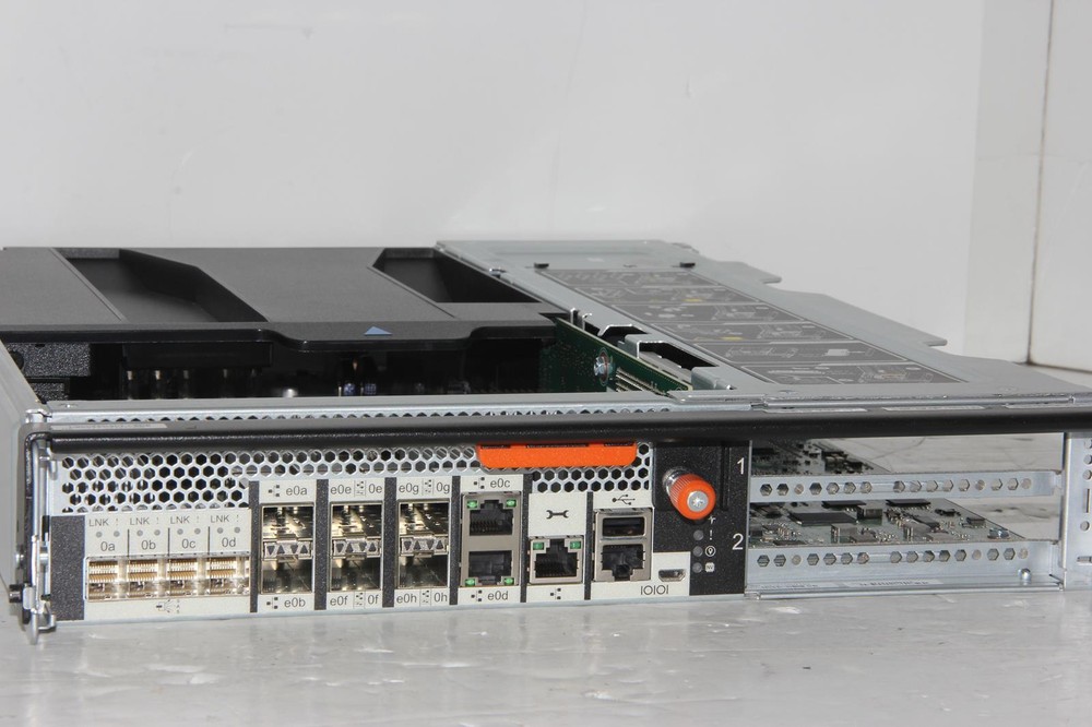 NETAPP 111-02493+D0 Storage Controller Module