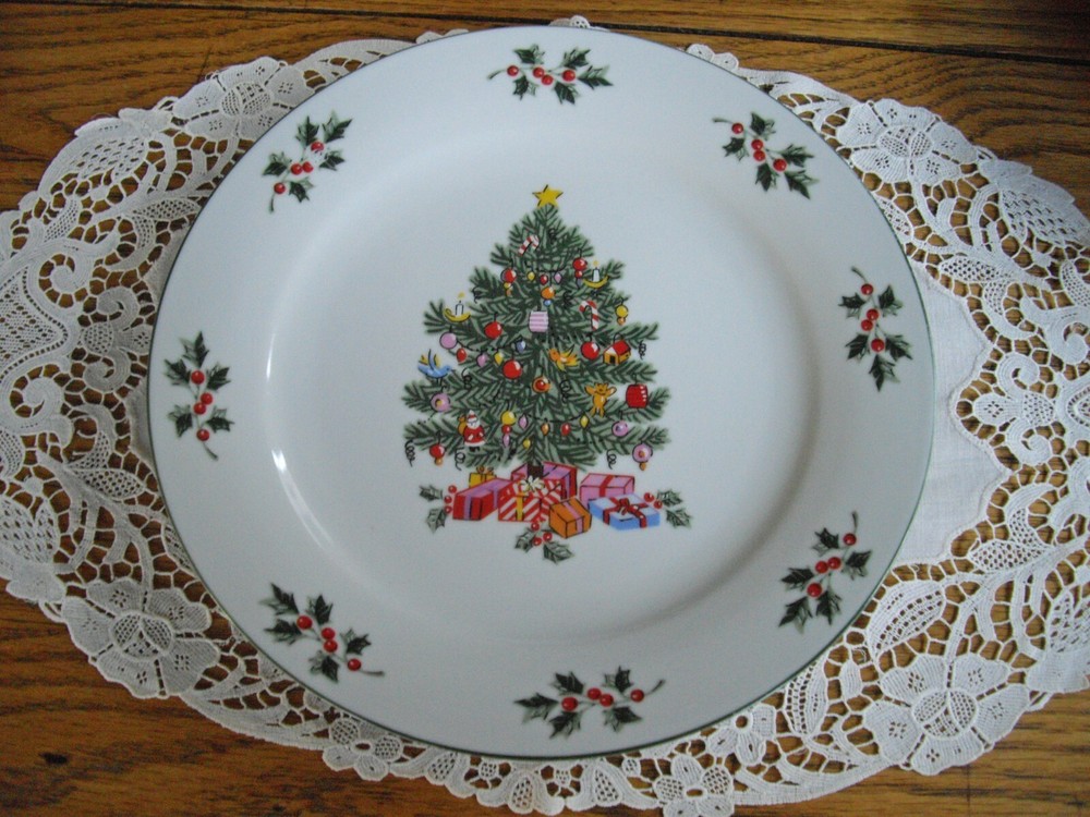 Christmas Tree 9 3/4" Plate ~