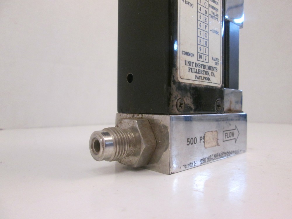 Unit UFC-1000, MFC, Mass Flow Controller, HCL, 300 SCCM, Used