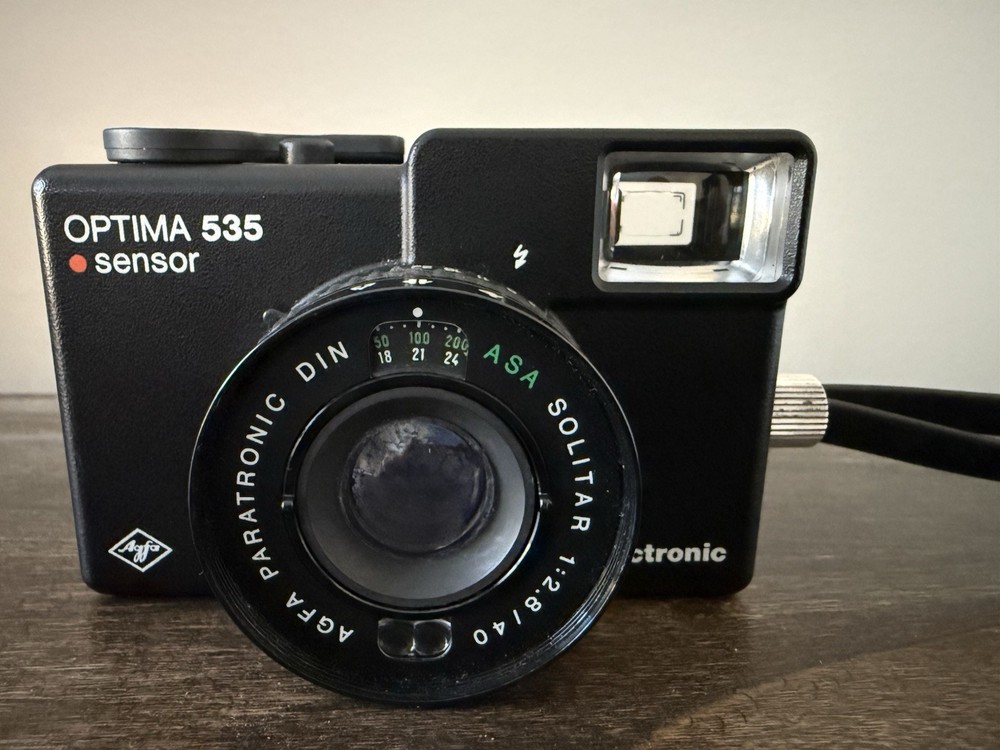 Agfa Optima 535 Electronic Sensor Camera w/ Case & Shoulder Strap