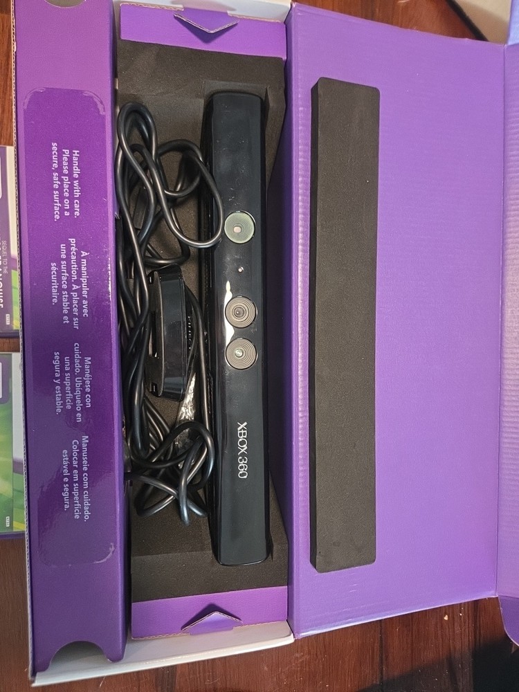 Xbox 360 Kinect Sensor Camera Bundle With 4 Kinect Games- All CIB