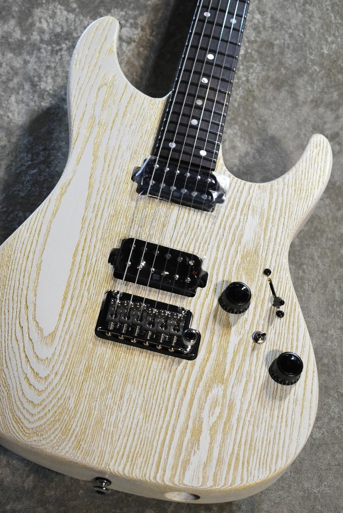Ibanez PRESTIGE AZ2402AR COARSE GRAIN WHITE FLAT