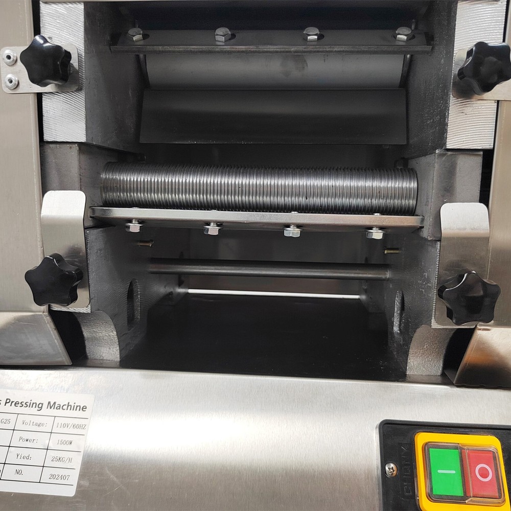 Pasta Maker & Roller Machine Noodle Maker Machine 1.5mm,2mm Blade Cutter 110V