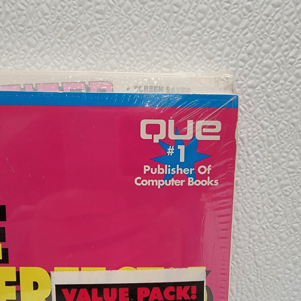 Vintage Windows Energizer Bunny Screensaver Software & Hate Wordperfect 6 Book