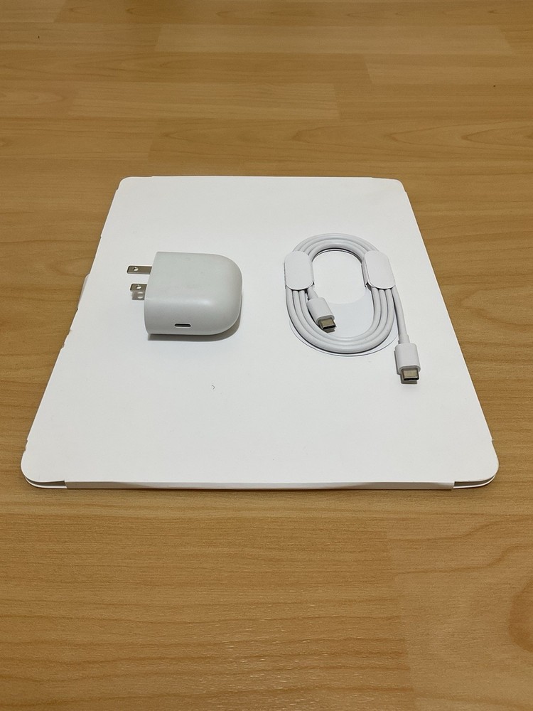 Google - 45W USB-C Walll Power Charger & USB- C CABLE - Snow