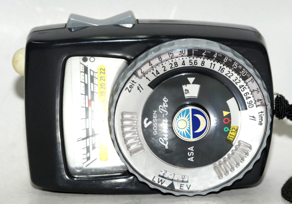 Gossen Luna Pro Analog Ambient Light Meter & Leather Case