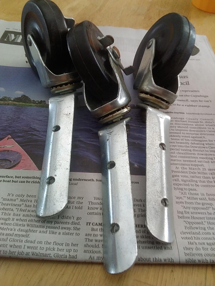 Tripod / Light Stand Universal Swivel Caster Bundle