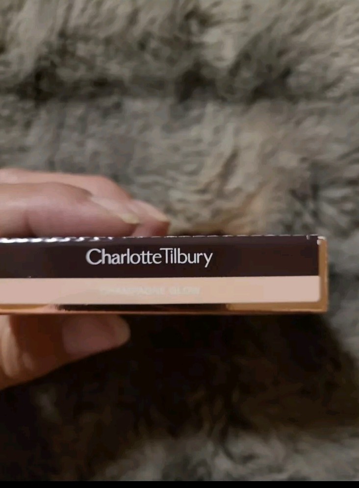 CHARLOTTE TILBURY HOLLYWOOD GLOW GLIDE FACE ARCHITECT HIGHLIGHTER