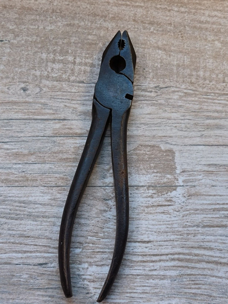 Nice Vintage  8" Combination Pliers