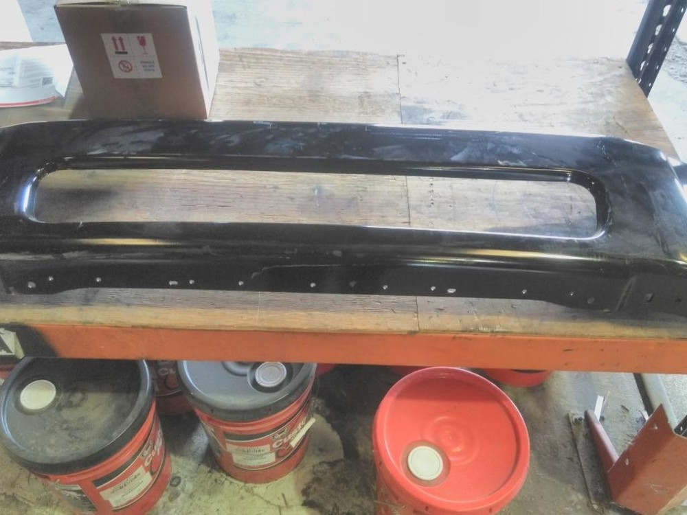 Freightliner M106 Bumper, Center