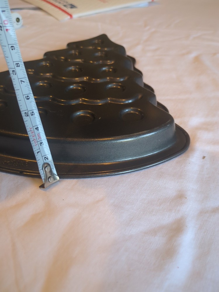Wilton Christmas tree cake pan Metal Shallow Dish
