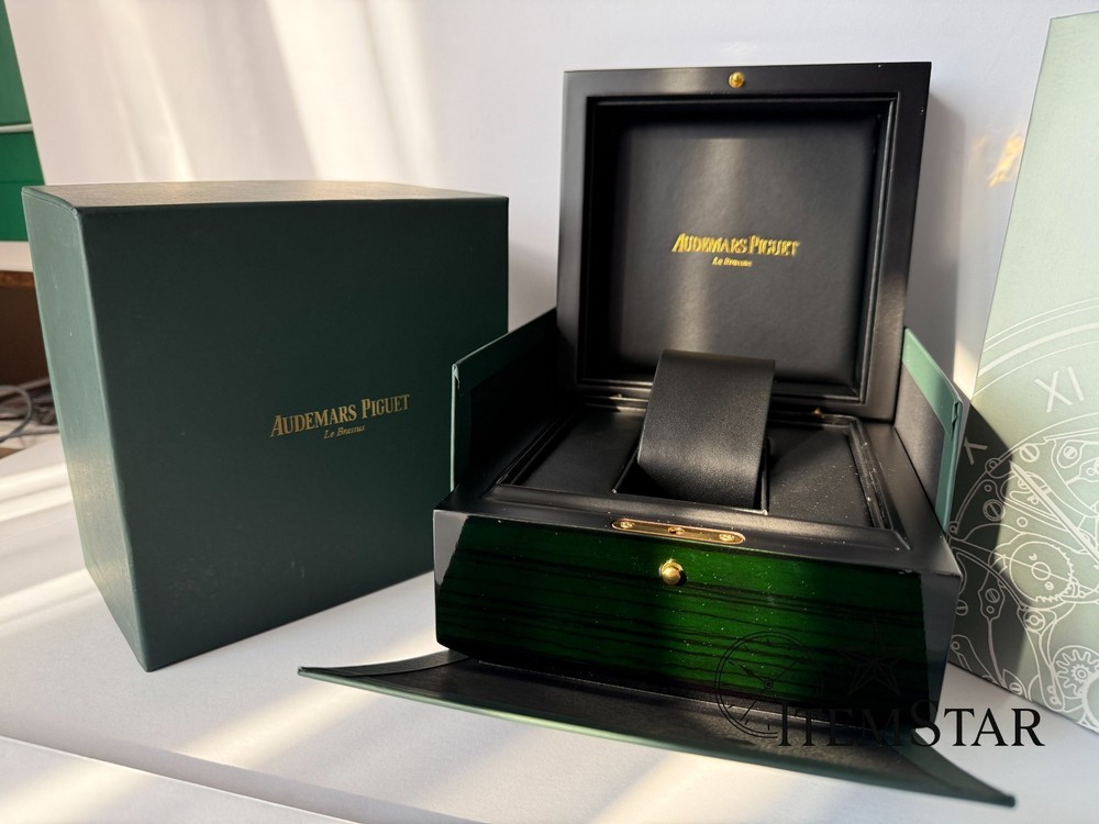 Premium Wooden Watch Storage Box – Luxury Presentation Case