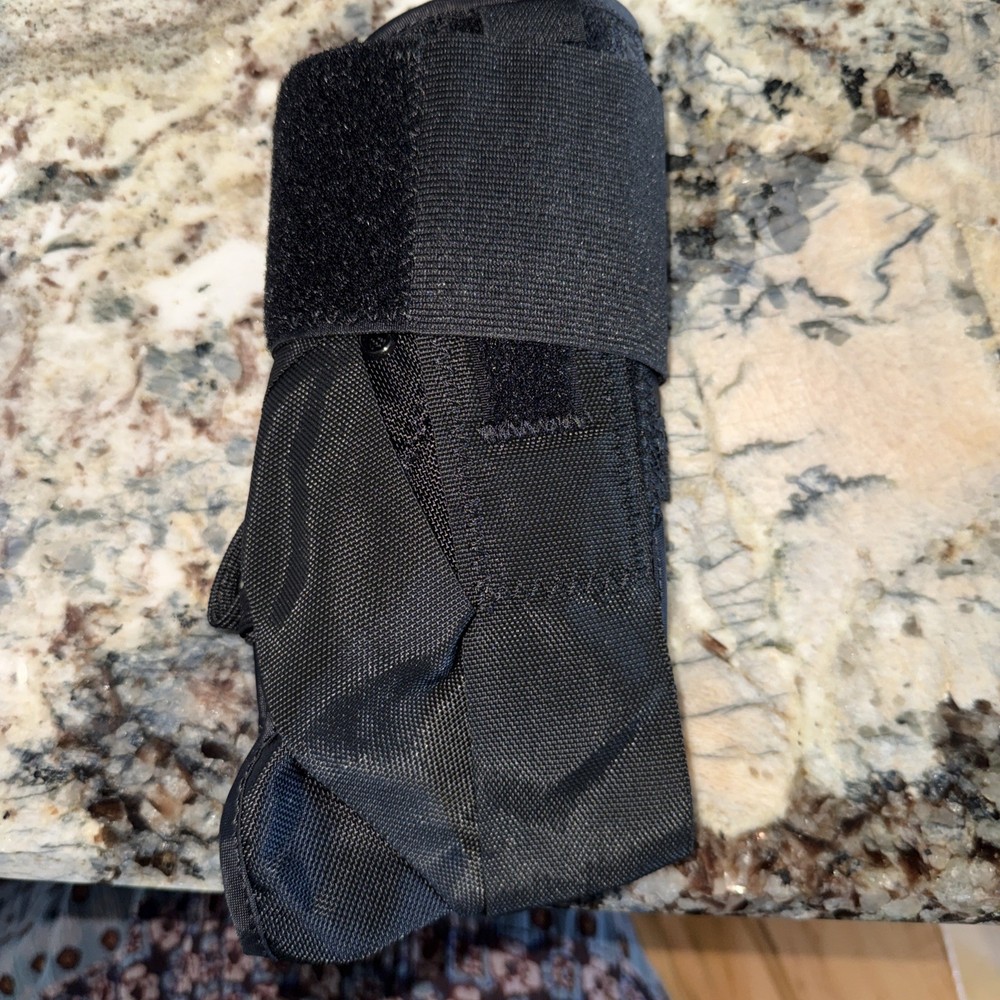 Procare Stabilizing Ankle Support Hook & Loop Closure Medium 79-81355 Black NIB
