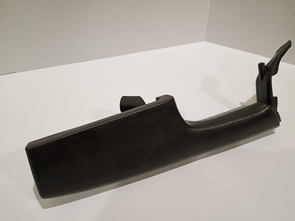 2002-2009 Chevy Trailblazer Armrest Left Driver black 2003 2004 2005 2006 07 08