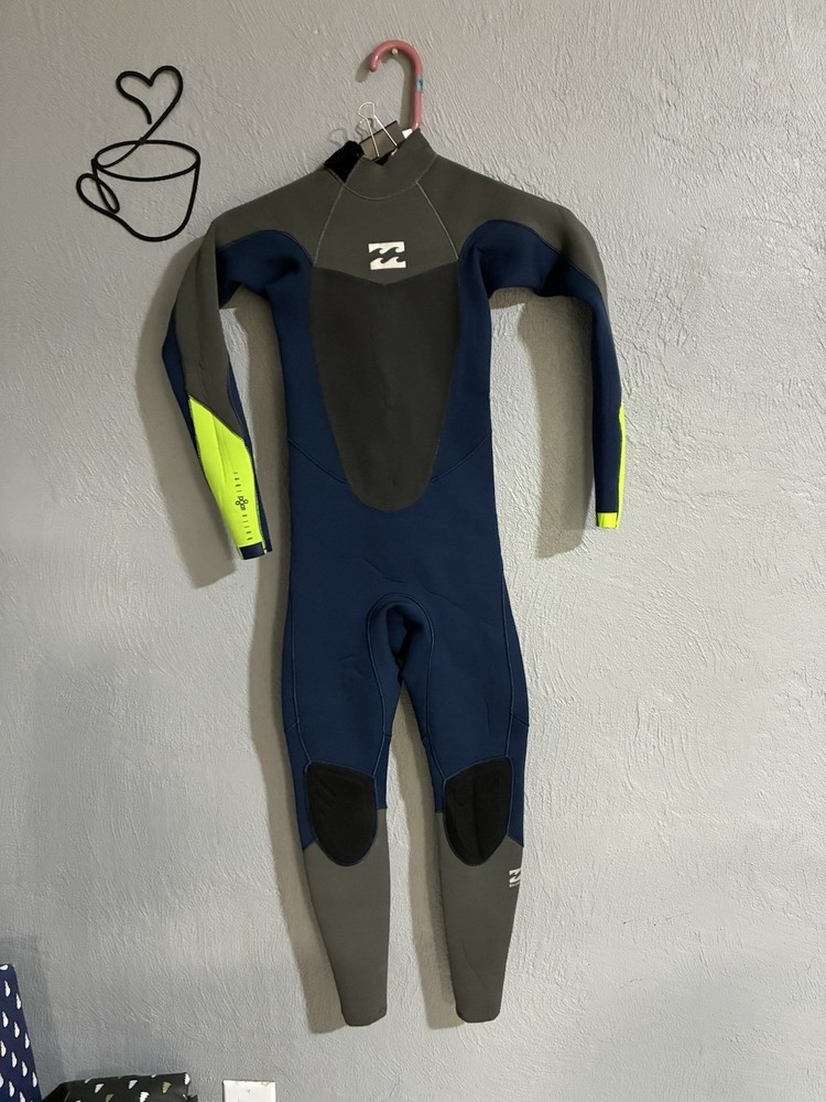 Youth 8 Billabong Absolute Comp full Wetsuit 3/2mm