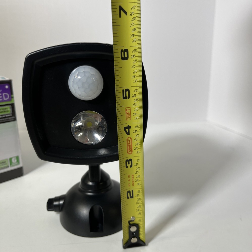ECOLIGHT LED SECURITY LIGHT MOTION ACTIVATED Adjustable Direction New Open Box