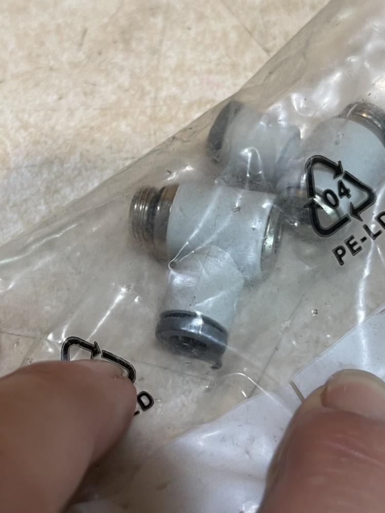 Camozzi 6610 8-1/8 Banjo Fitting; 10 pack - NEW (N3)