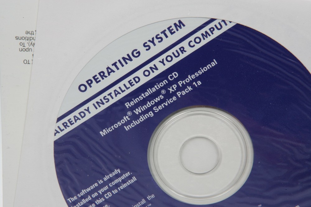 Microsoft Windows XP Professional Dell Reinstallation CD w/ Service Pack 1a NEW
