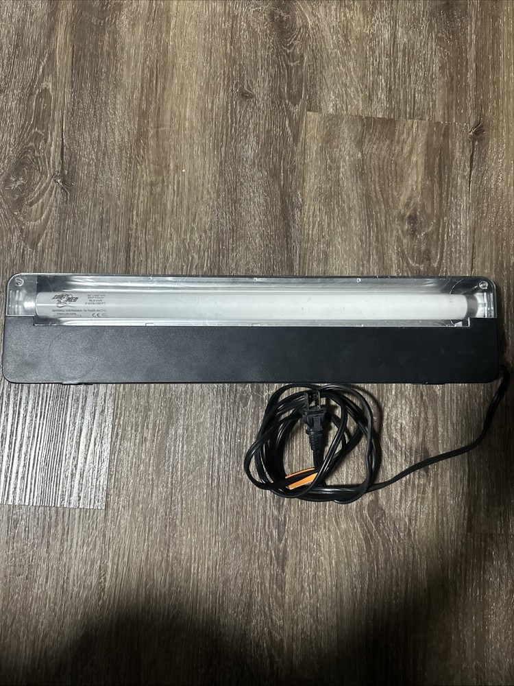 Zoo Med Reptile Light 18inch